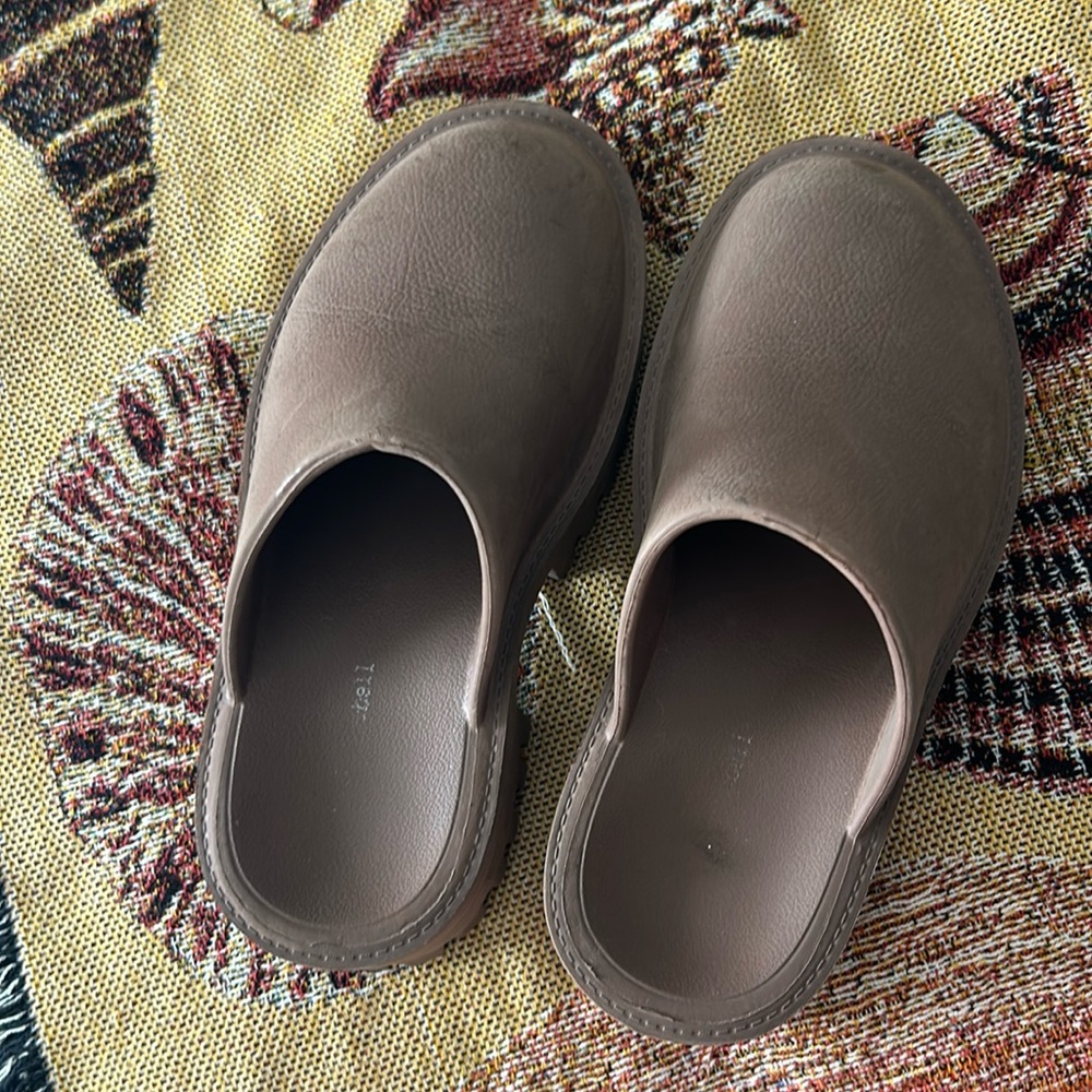 Jeffrey Campbell platform clog